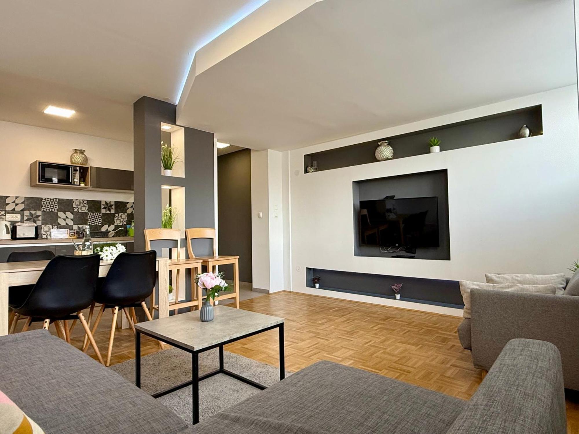 Apartments Park Siska Ljubljana Ngoại thất bức ảnh